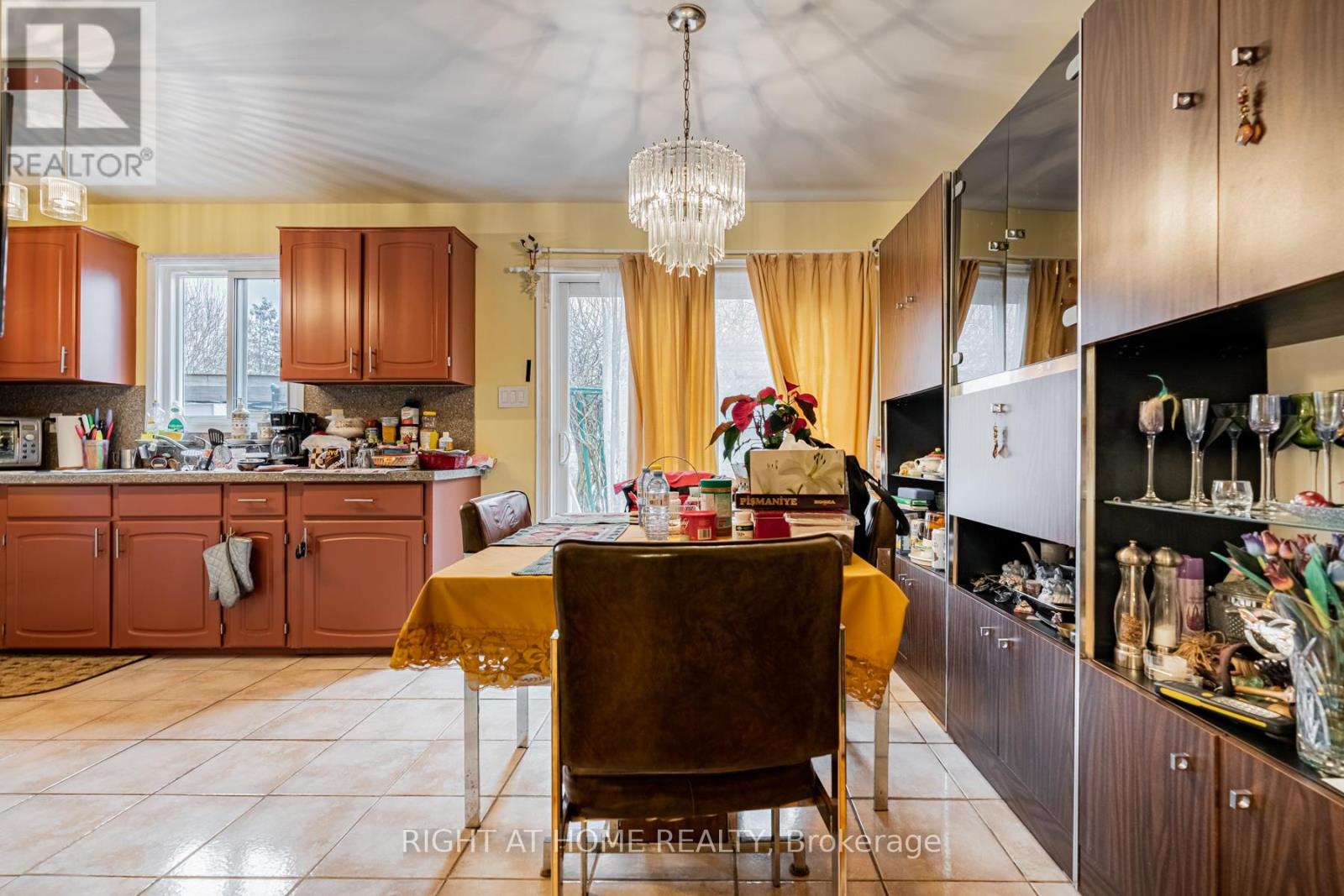 4278 Sawmill Valley Drive Property Photo 14