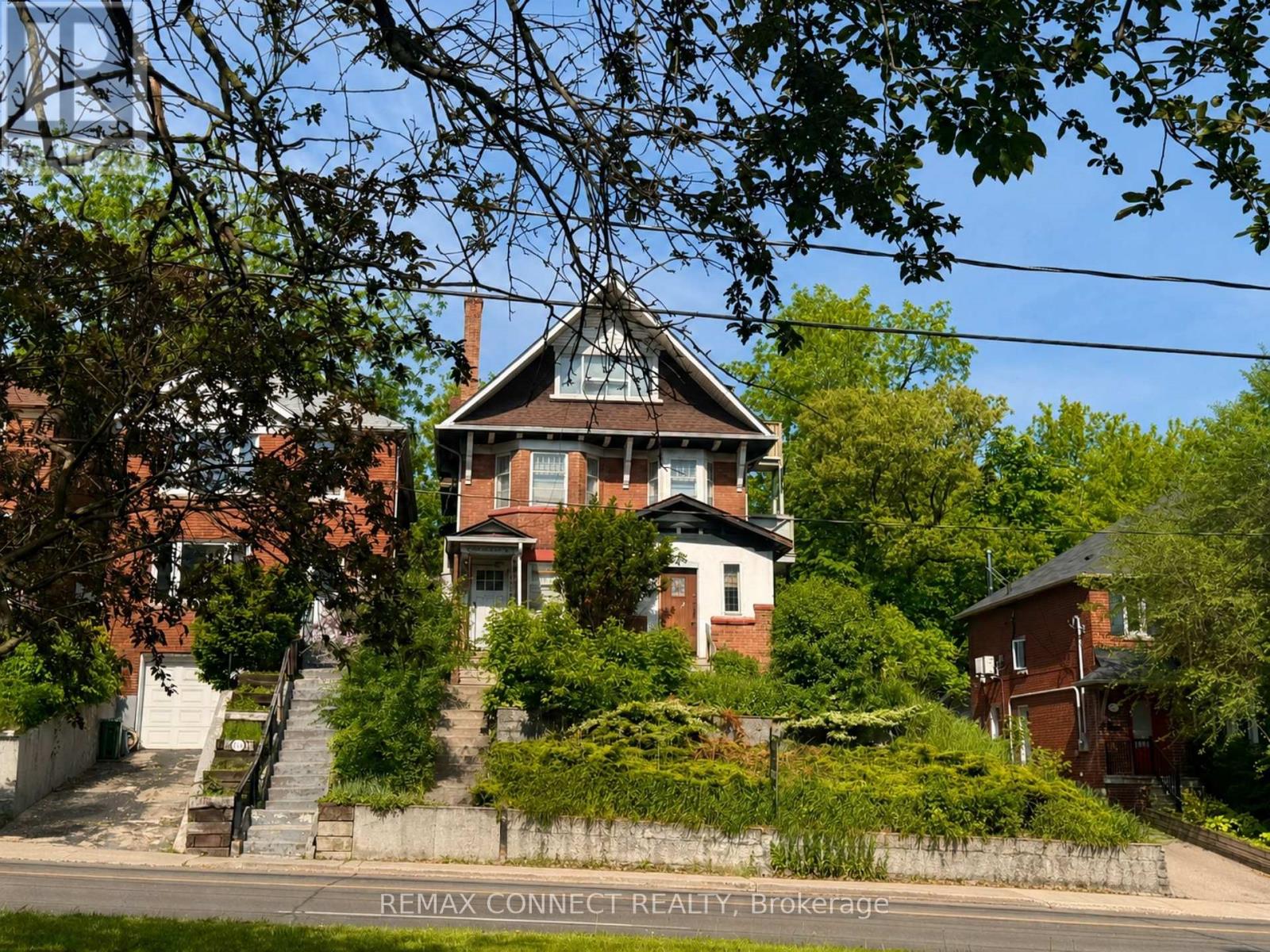 115 Parkside Drive Property Photo 2