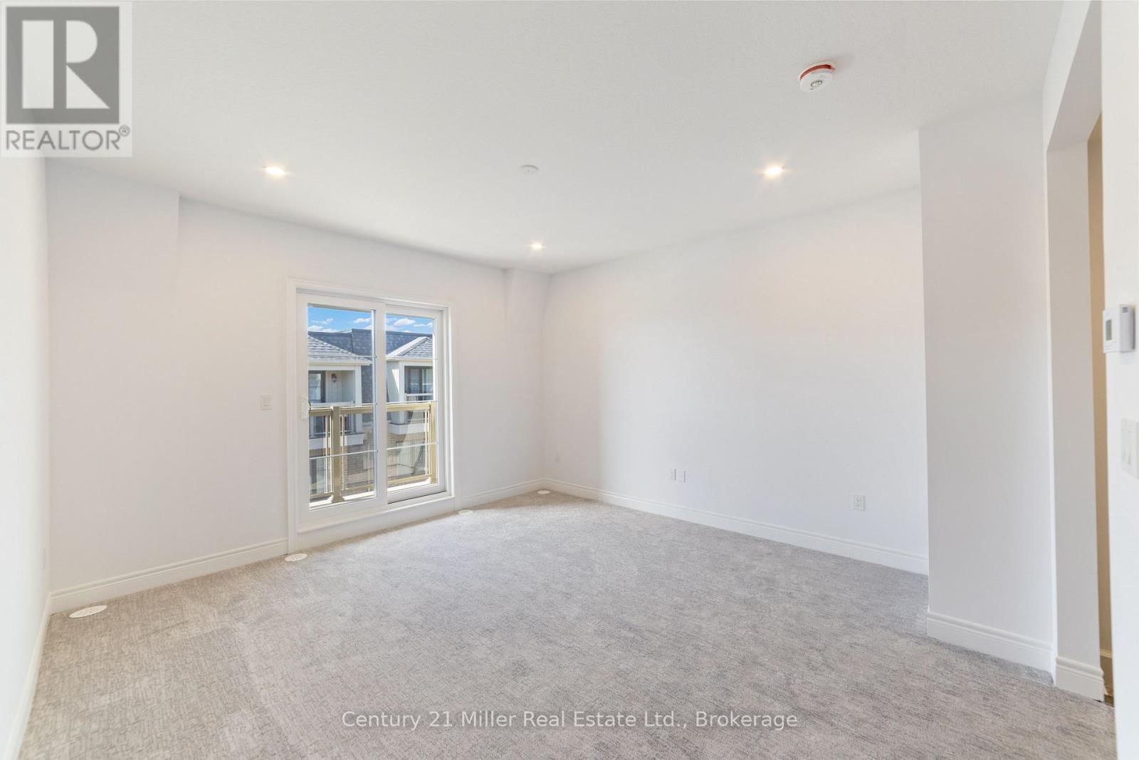 43 - 2140 Trafalgar Road Property Photo 24