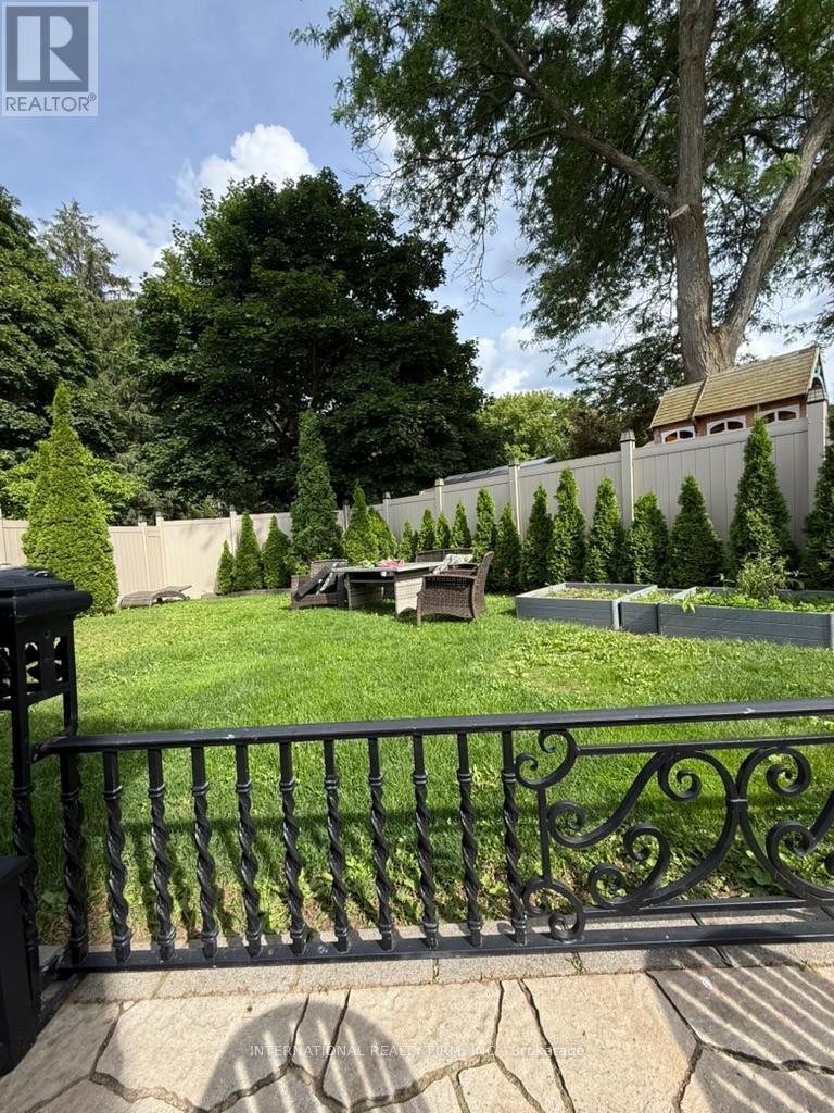2910 Oka Road Property Photo 3