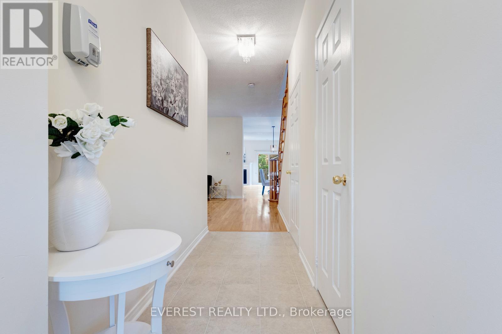 5172 Nestling Grove Property Photo 4
