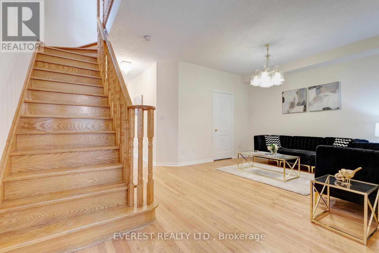 5172 Nestling Grove Property Photo 6