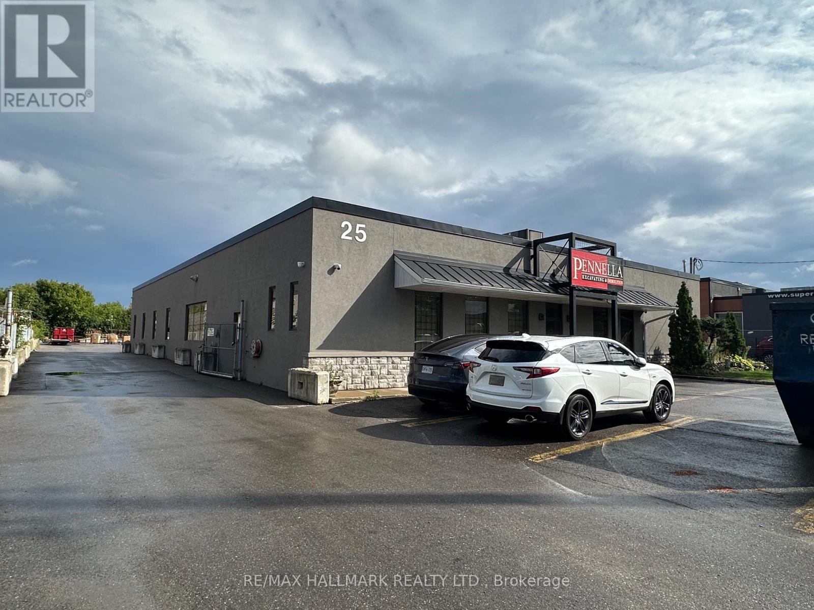 2a - 25 Vanley Crescent Property Photo 1