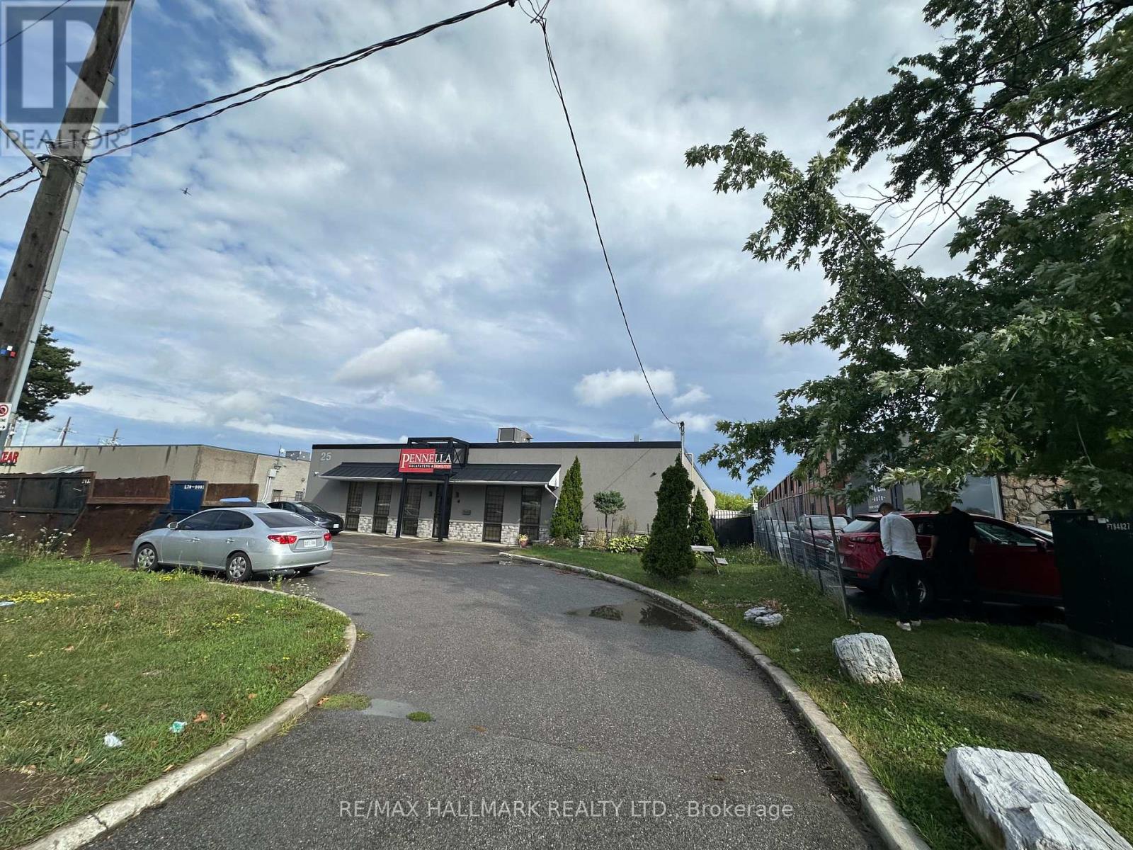 2a - 25 Vanley Crescent Property Photo 2