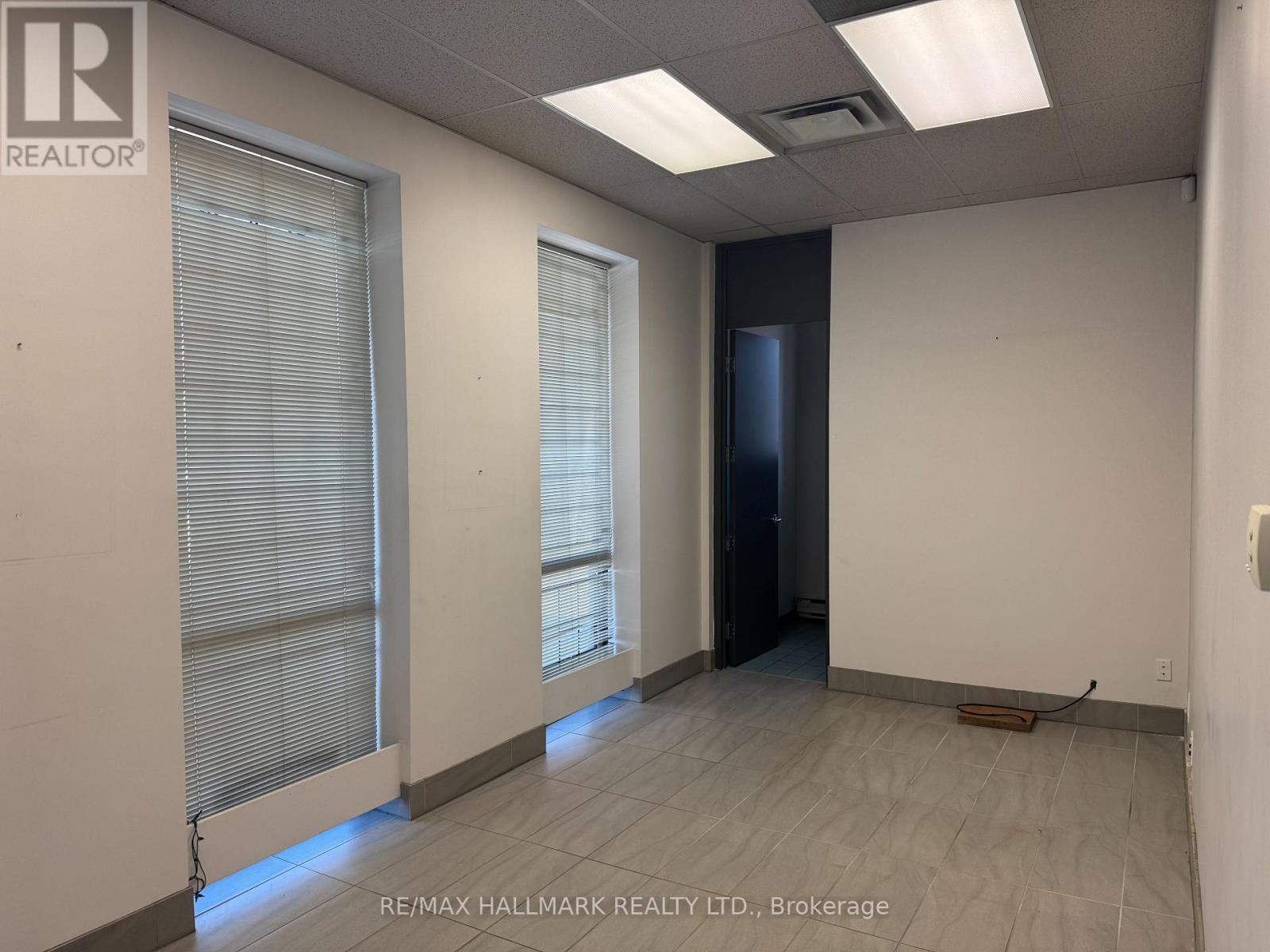 2a - 25 Vanley Crescent Property Photo 3