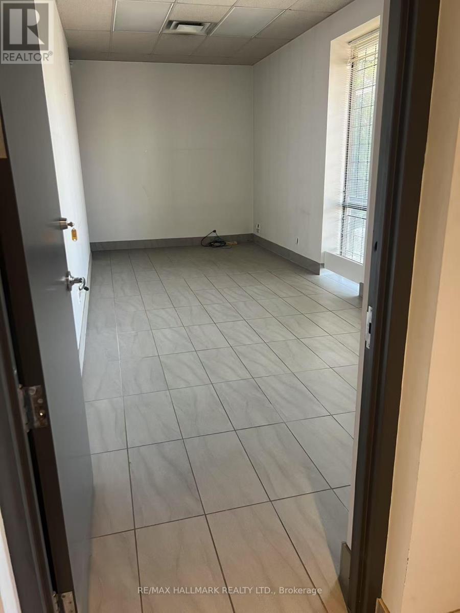 2a - 25 Vanley Crescent Property Photo 6