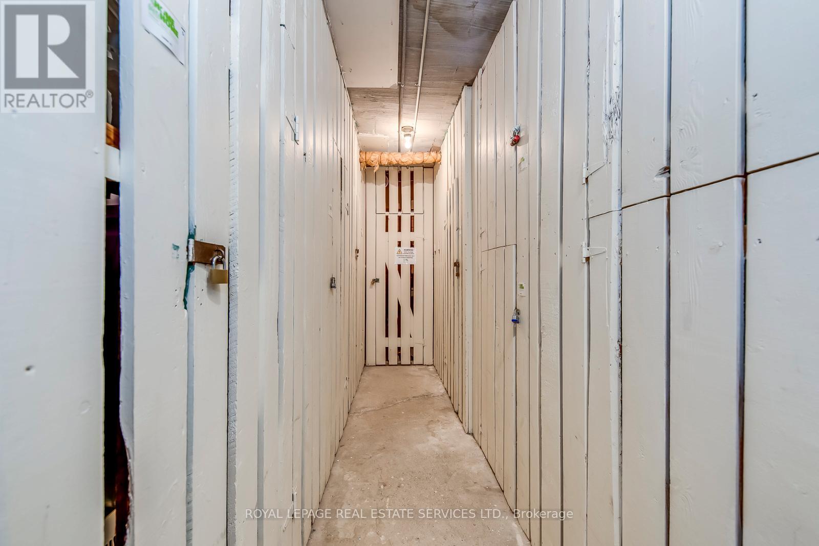 322 Lakeshore Road W Property Photo 20