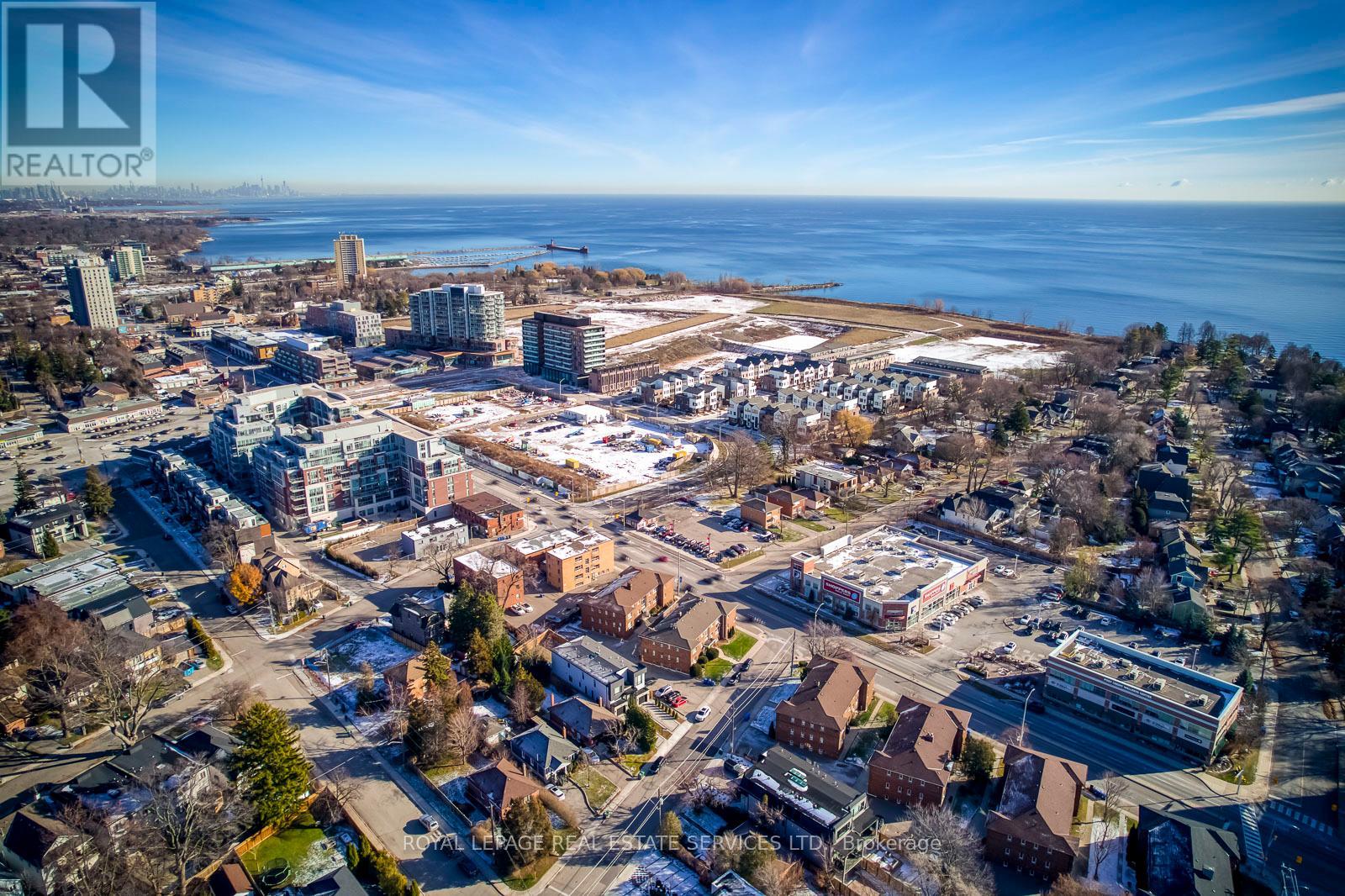 322 Lakeshore Road W Property Photo 28