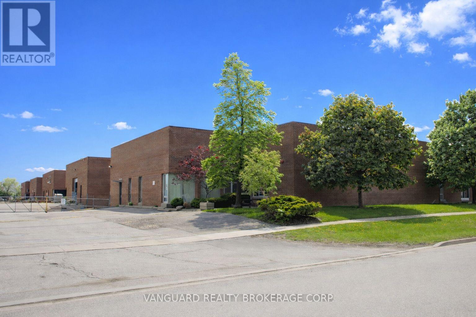5 - 37 RACINE ROAD Property Photo 1