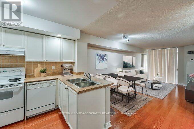 609 - 5229 Dundas Street W Property Photo 7
