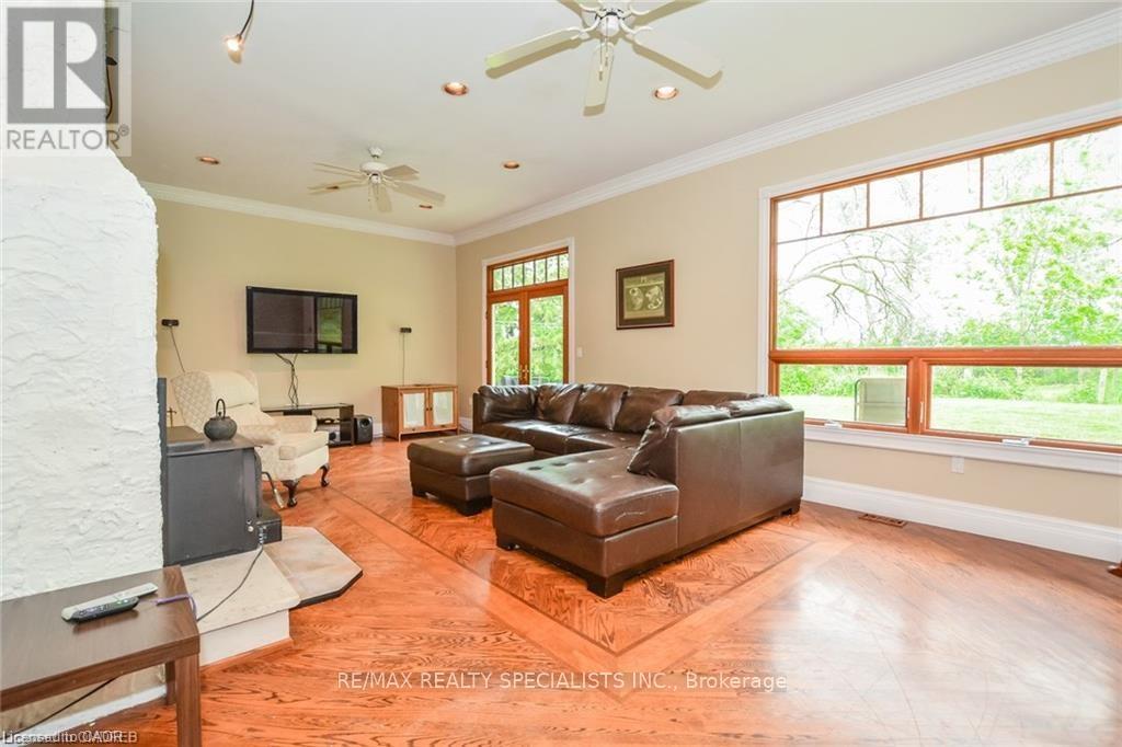 12938 Tenth Line Property Photo 8