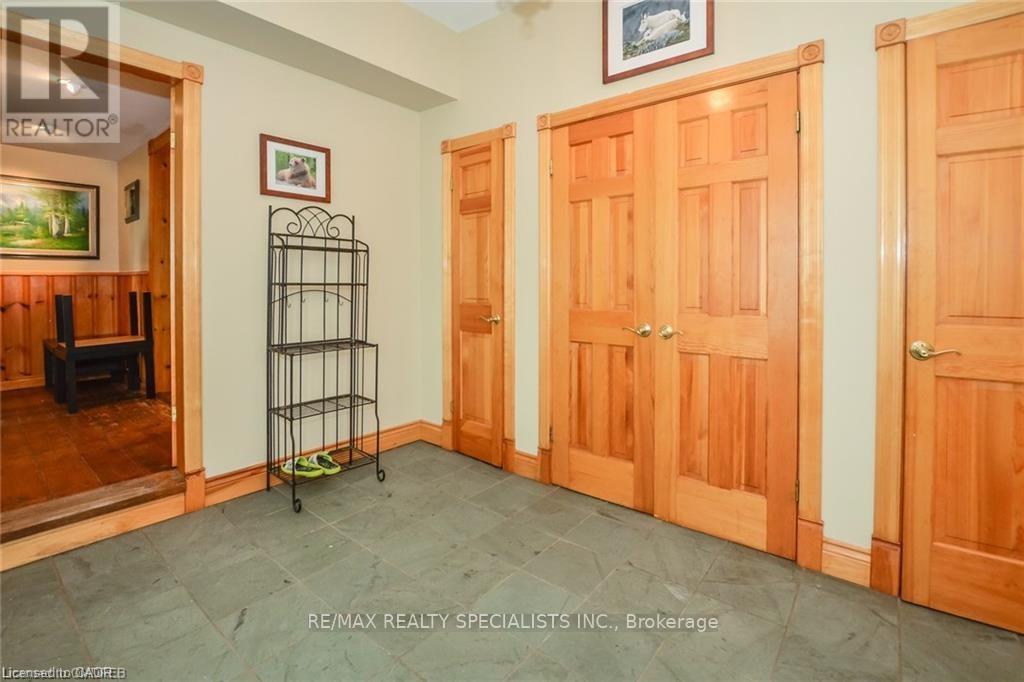 12938 Tenth Line Property Photo 17