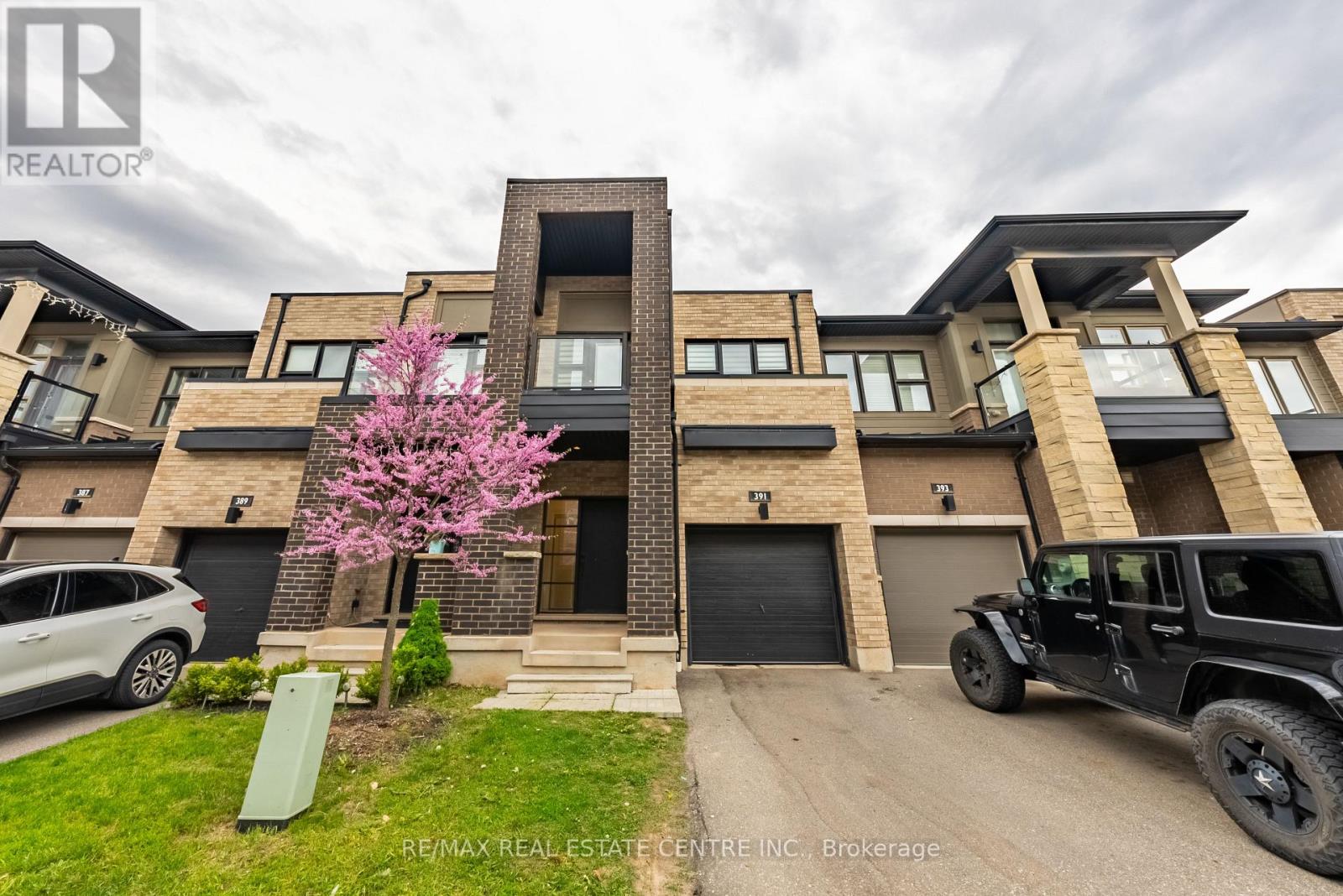 391 ATHABASCA COMMON Property Photo 1