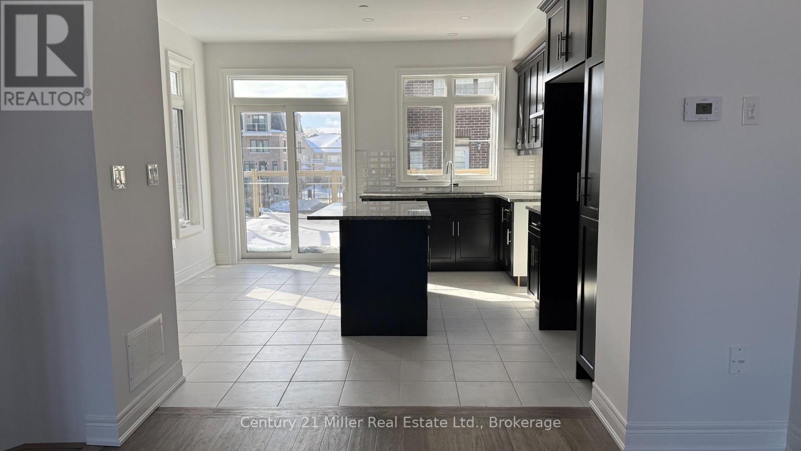 50 - 2150 Trafalgar Road Property Photo 9