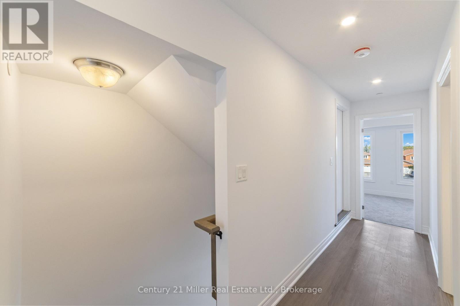50 - 2150 Trafalgar Road Property Photo 12