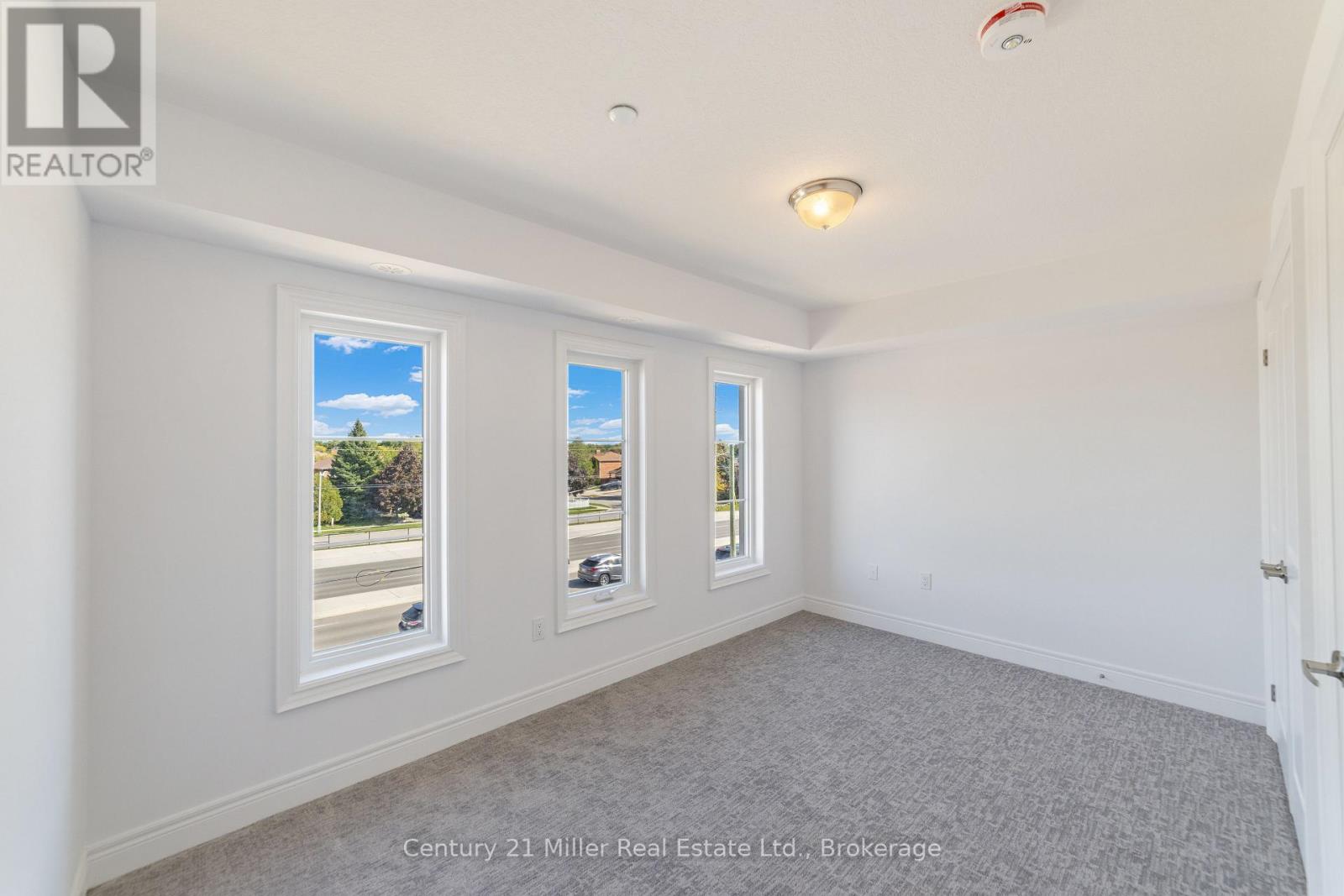 50 - 2150 Trafalgar Road Property Photo 13