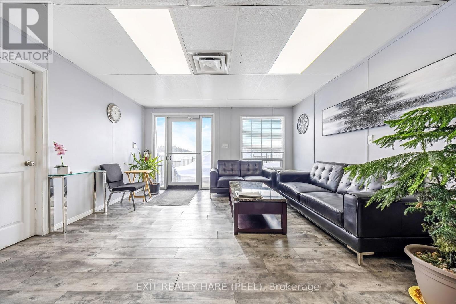 20383 Hurontario Street Property Photo 10