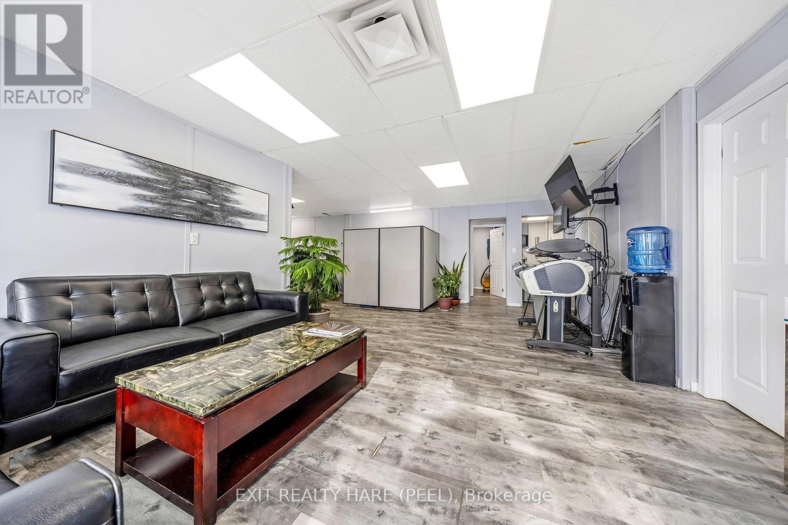 20383 Hurontario Street Property Photo 12