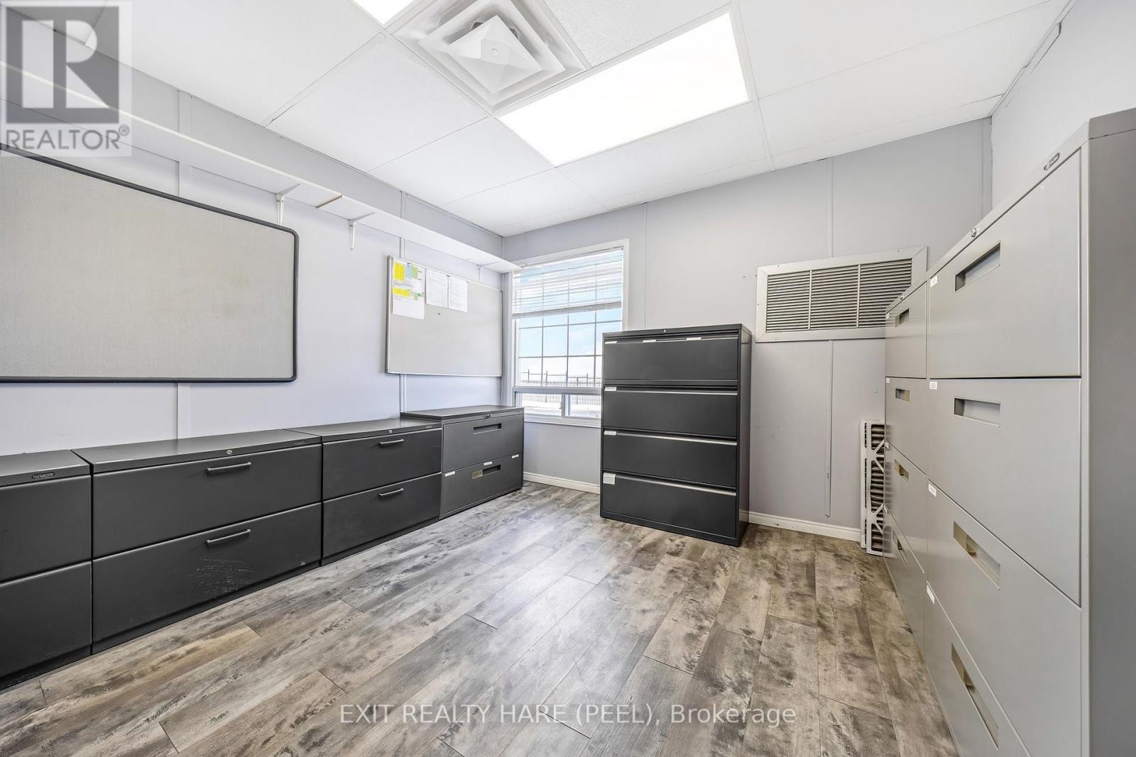 20383 Hurontario Street Property Photo 15