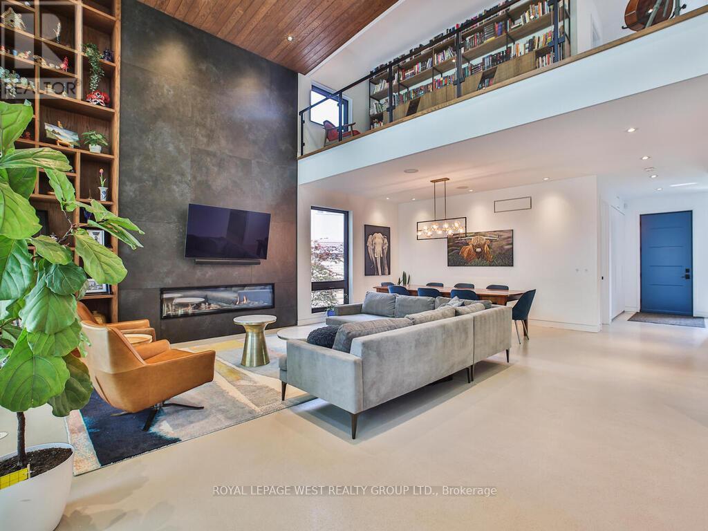 4 OLD OAK ROAD