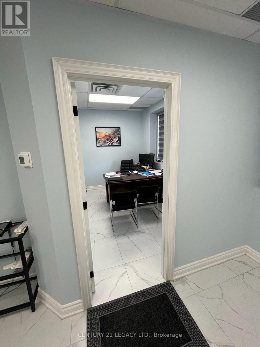 B209 - 645 Remembrance Road Property Photo 11