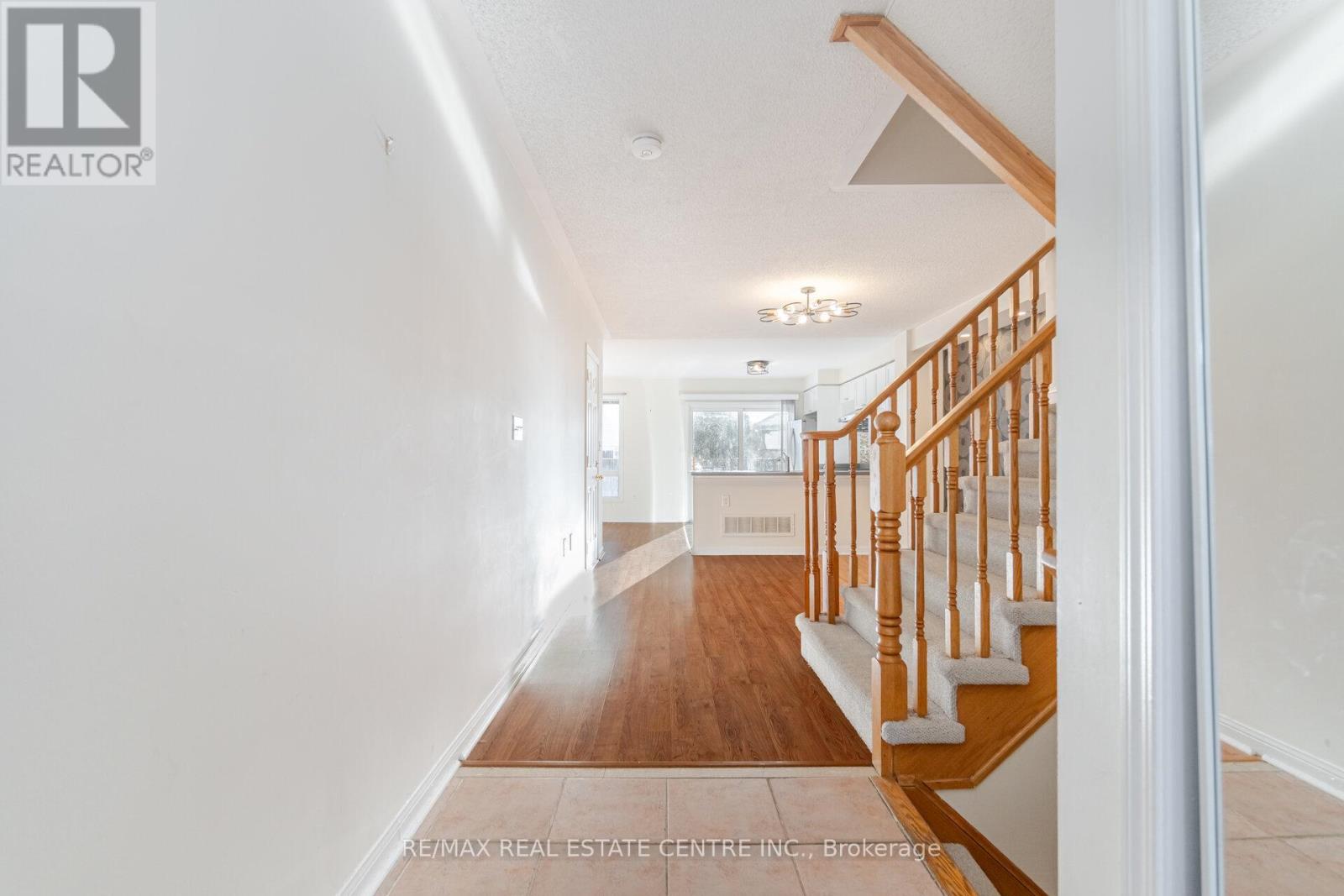 454 Collis Court Property Photo 4