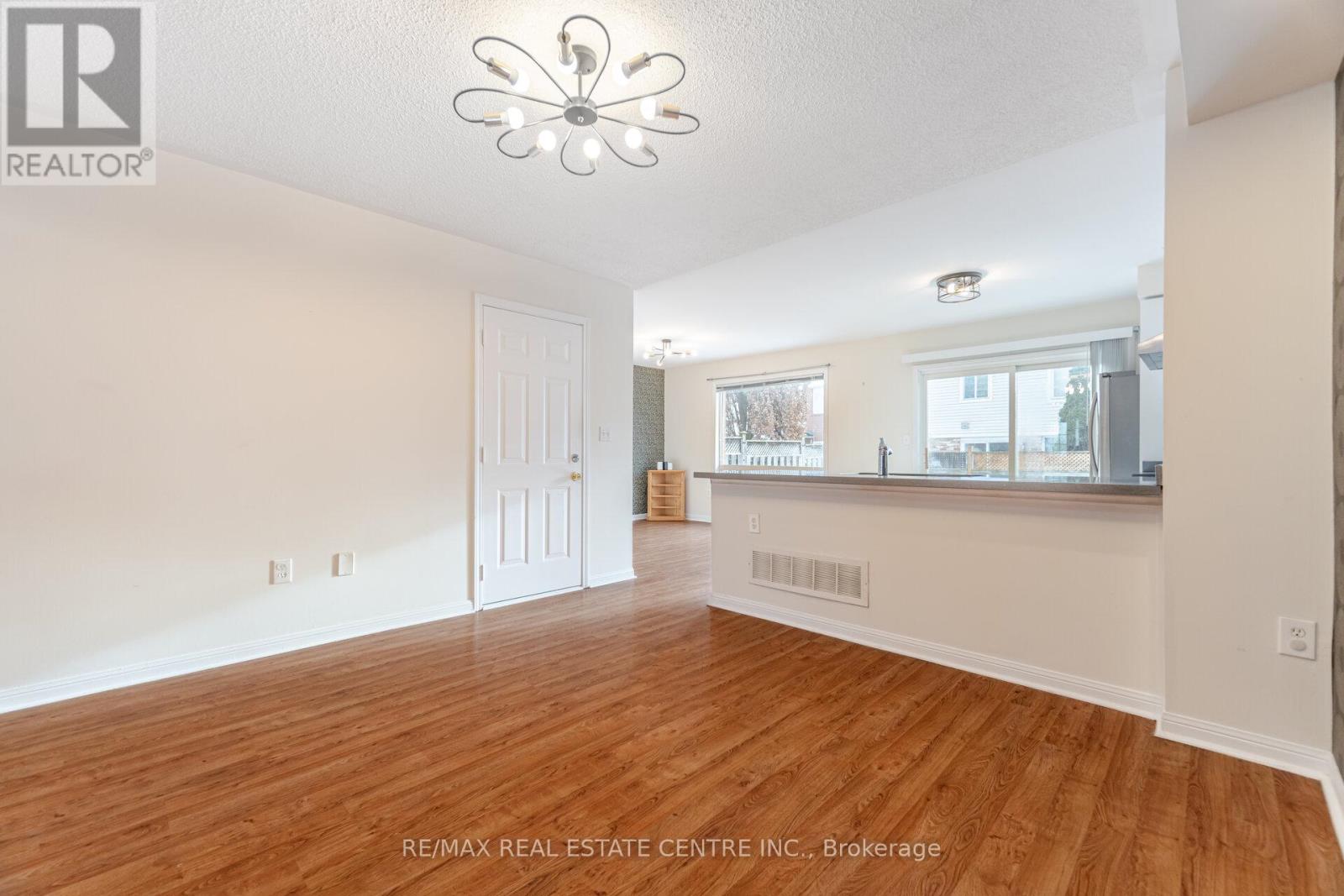 454 Collis Court Property Photo 7
