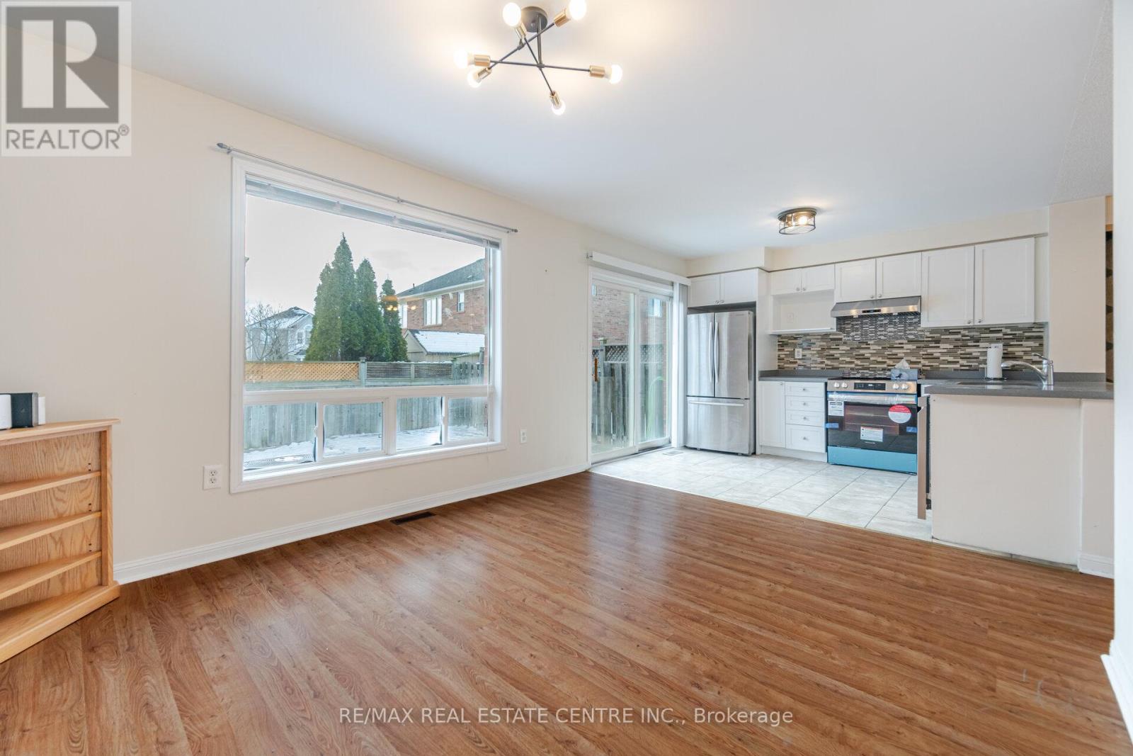 454 Collis Court Property Photo 10