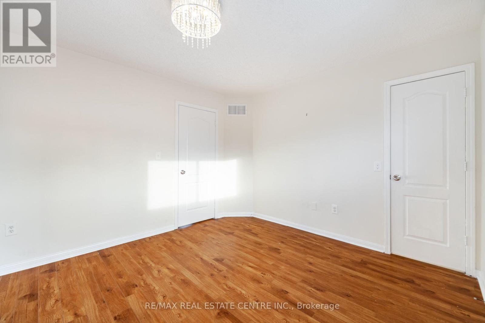 454 Collis Court Property Photo 18