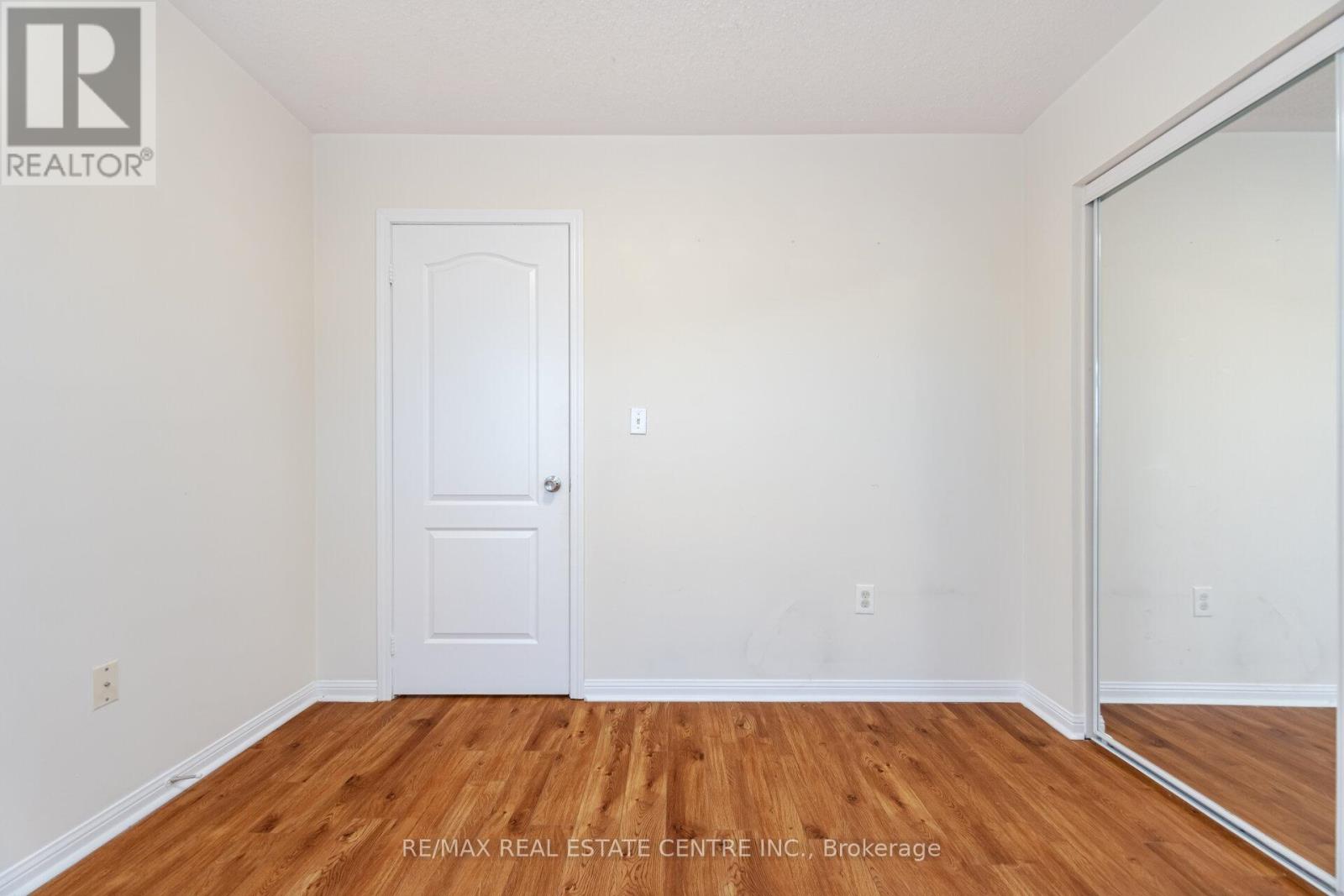 454 Collis Court Property Photo 24