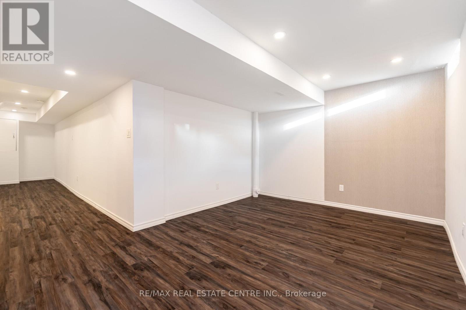 454 Collis Court Property Photo 28