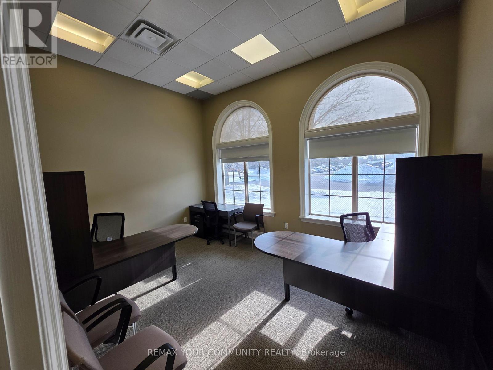 26 - 1525 Cornwall Road Property Photo 5