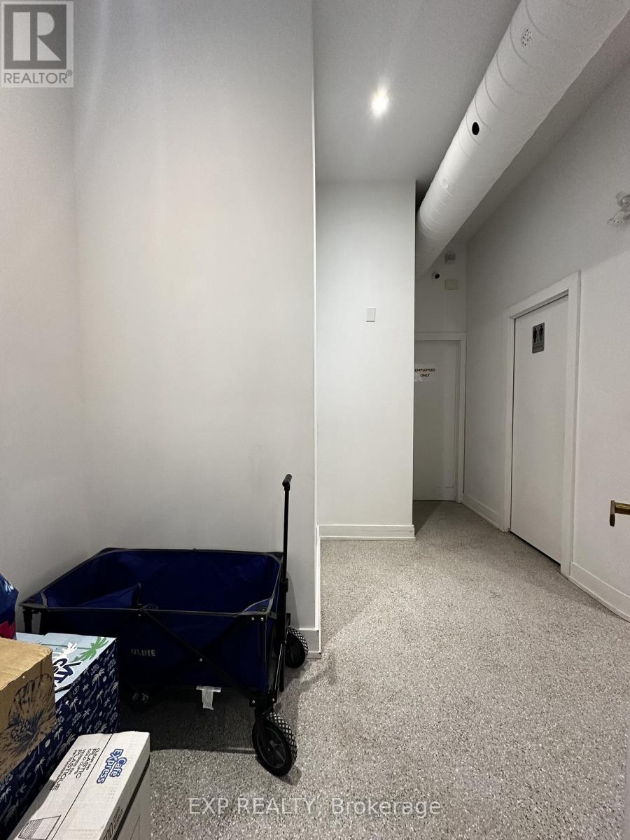 327 Lakeshore Road E Property Photo 12