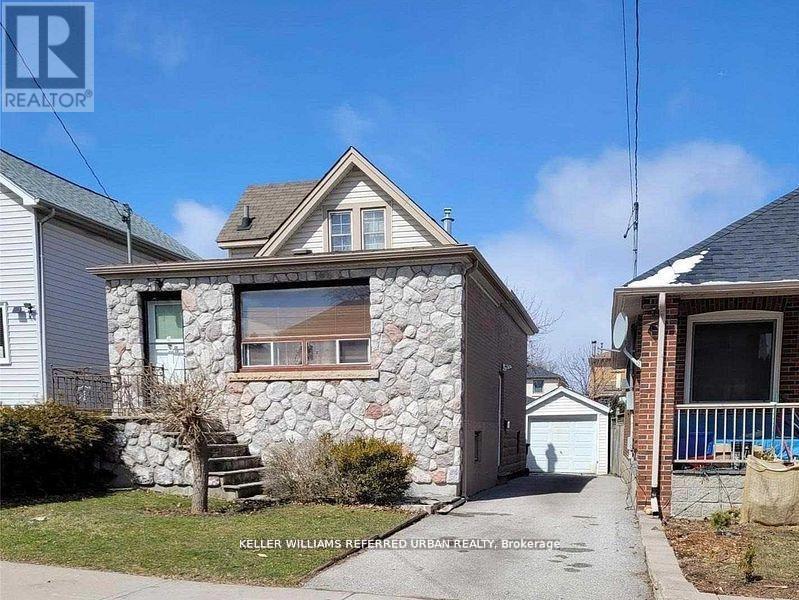 8 TILDEN CRESCENT Property Photo 1