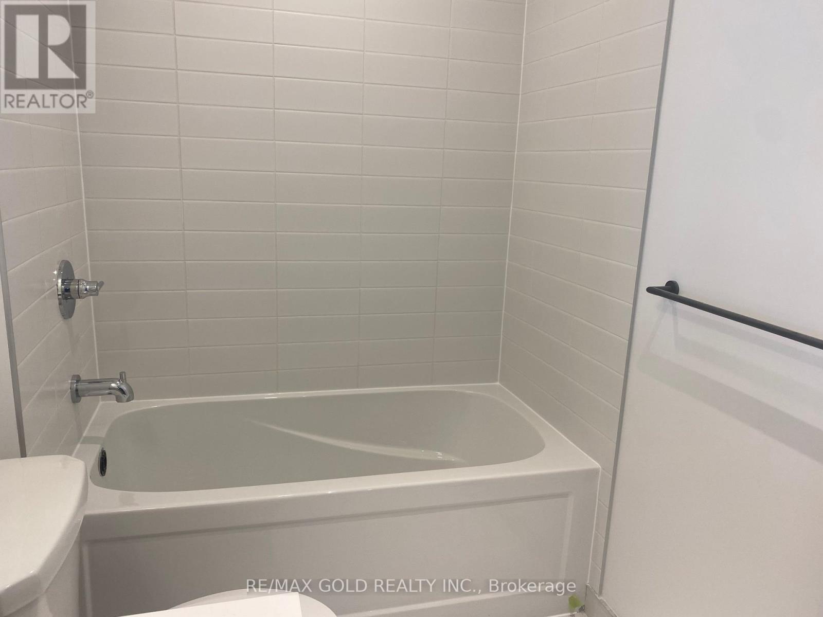 301 - 10 Lagerfeld Drive Property Photo 8