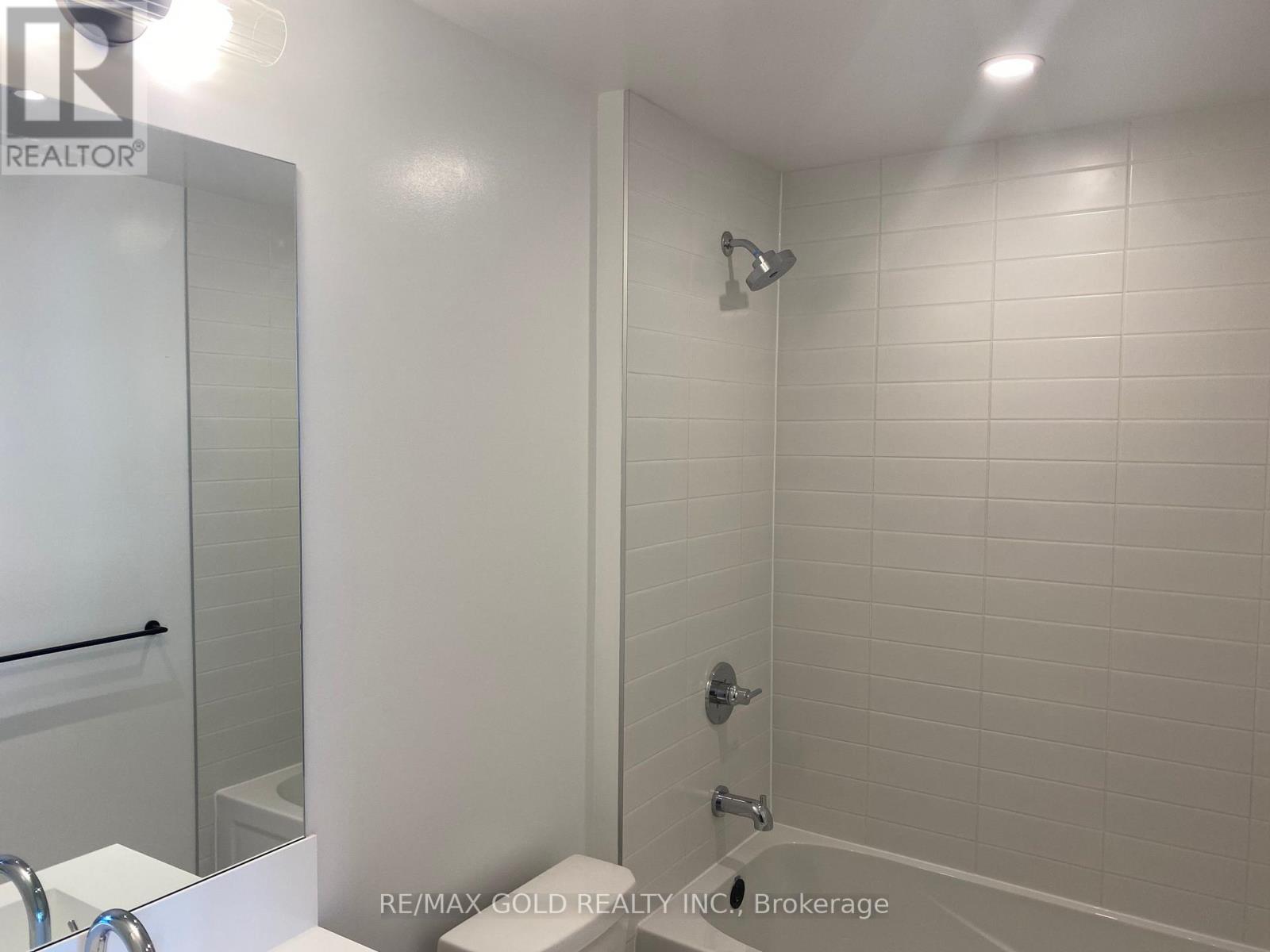 301 - 10 Lagerfeld Drive Property Photo 9