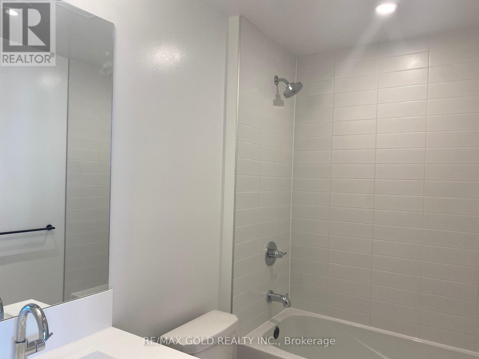 301 - 10 Lagerfeld Drive Property Photo 10