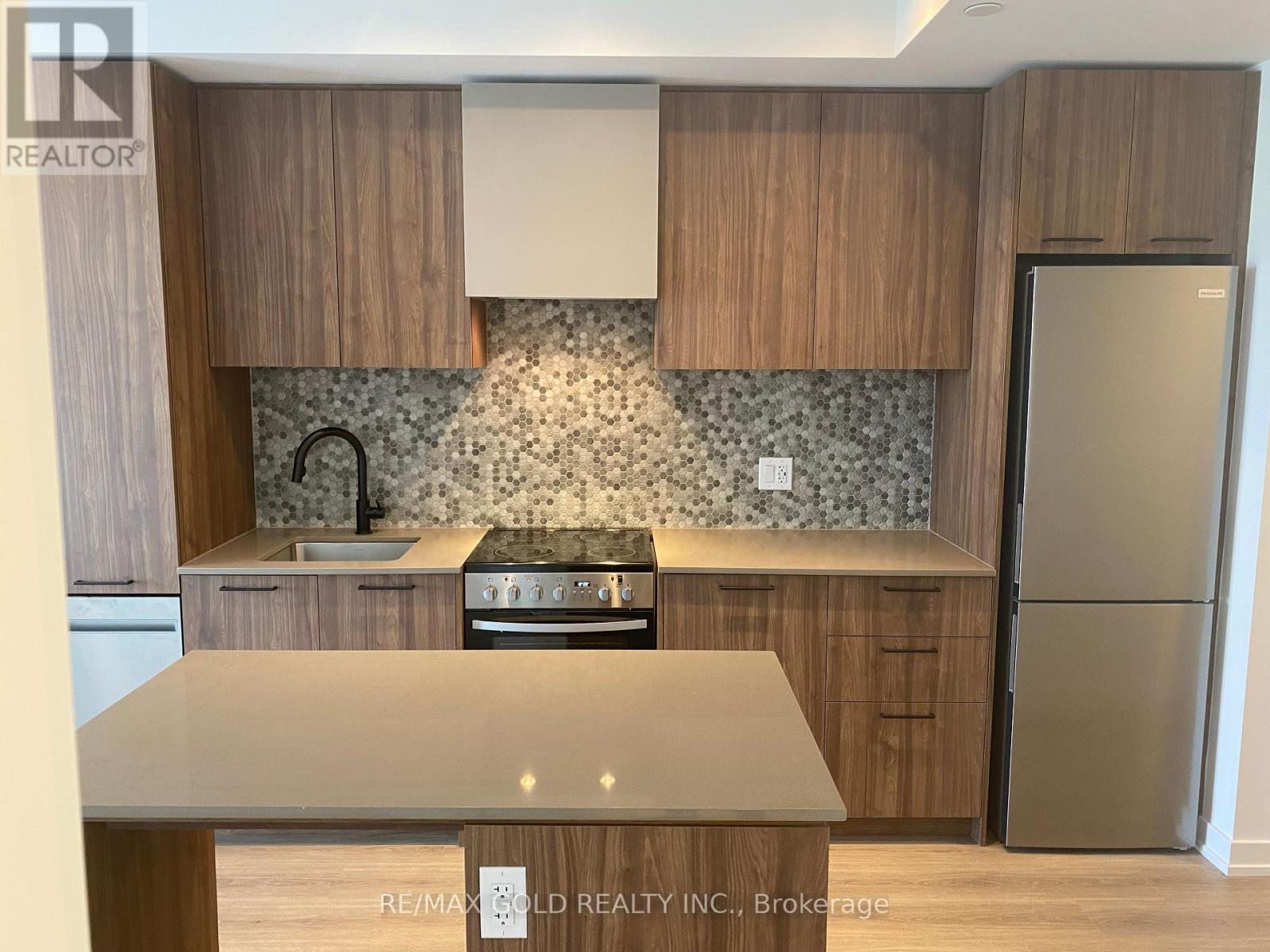 301 - 10 Lagerfeld Drive Property Photo 11
