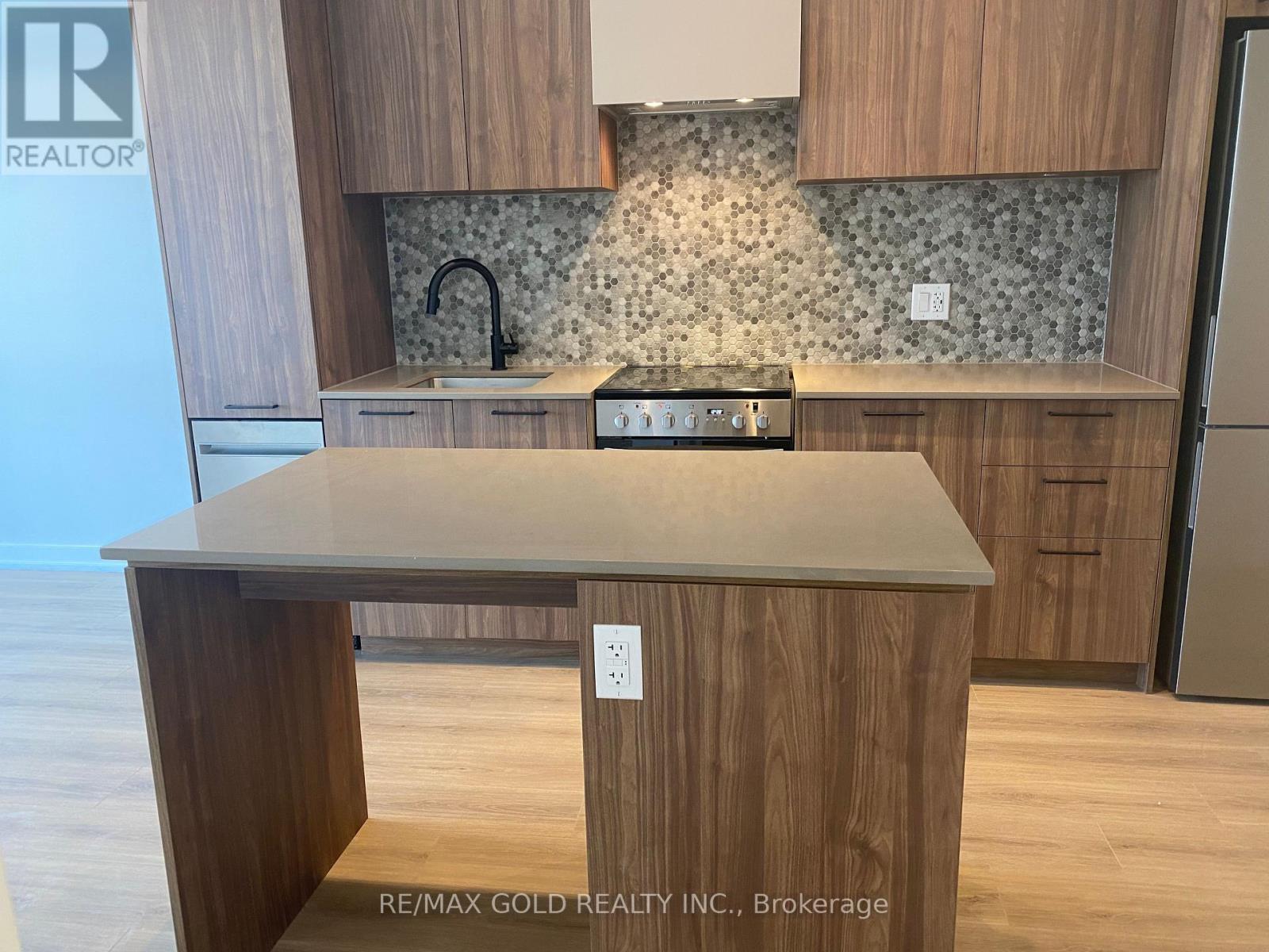 301 - 10 Lagerfeld Drive Property Photo 12