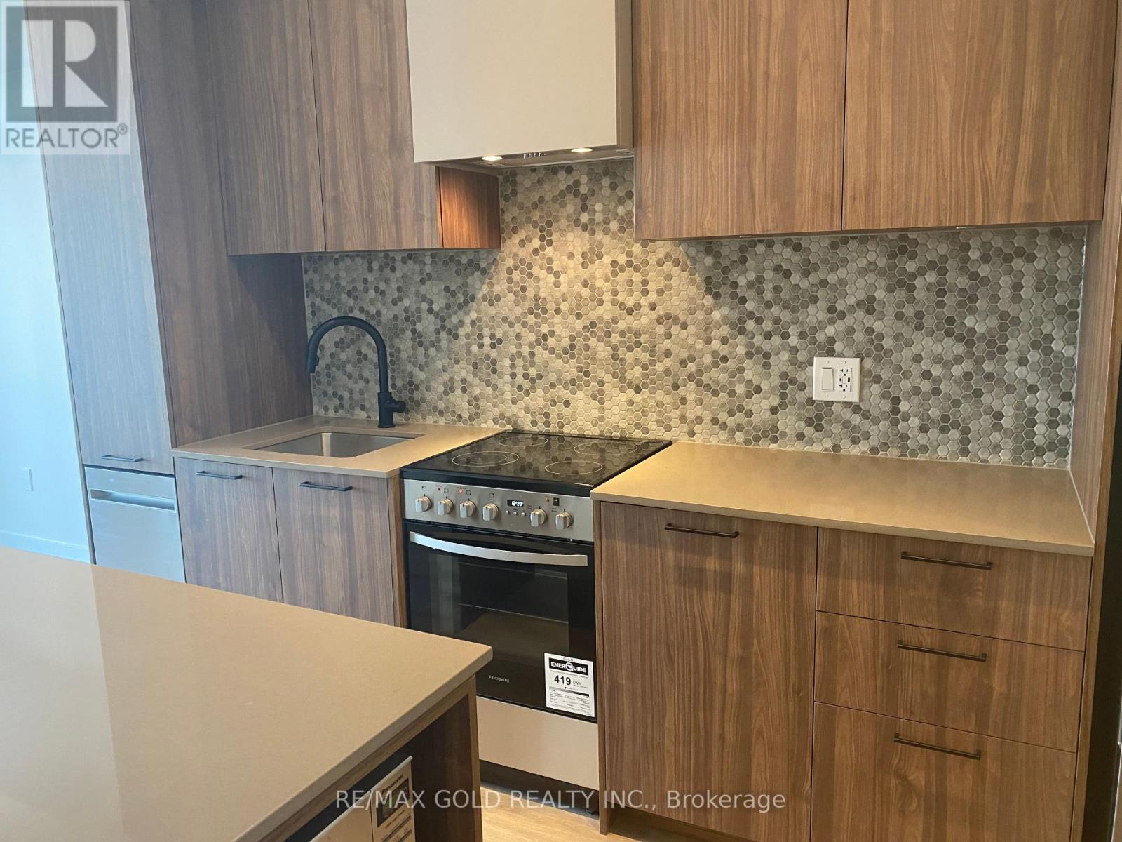 301 - 10 Lagerfeld Drive Property Photo 13
