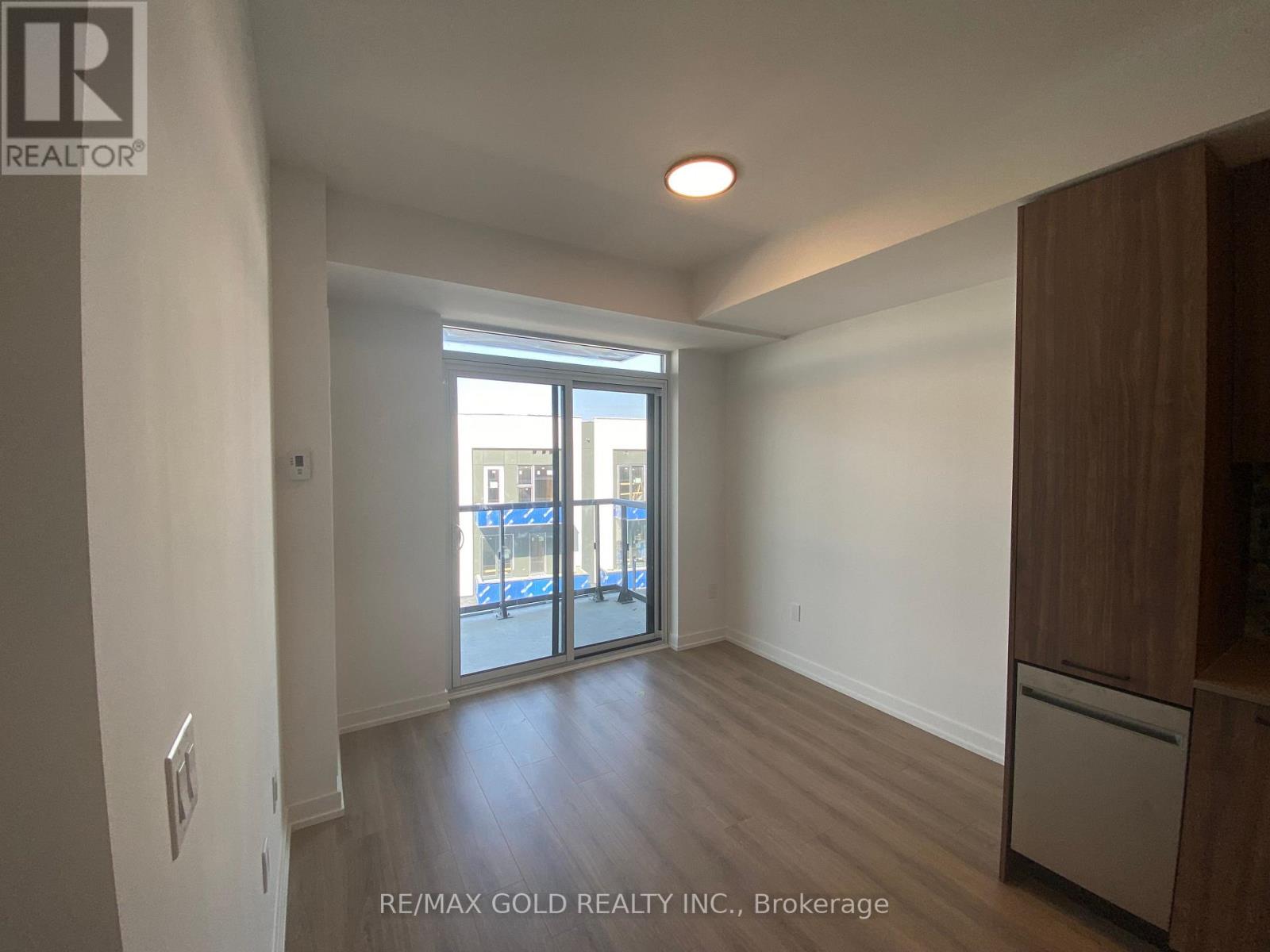 301 - 10 Lagerfeld Drive Property Photo 29