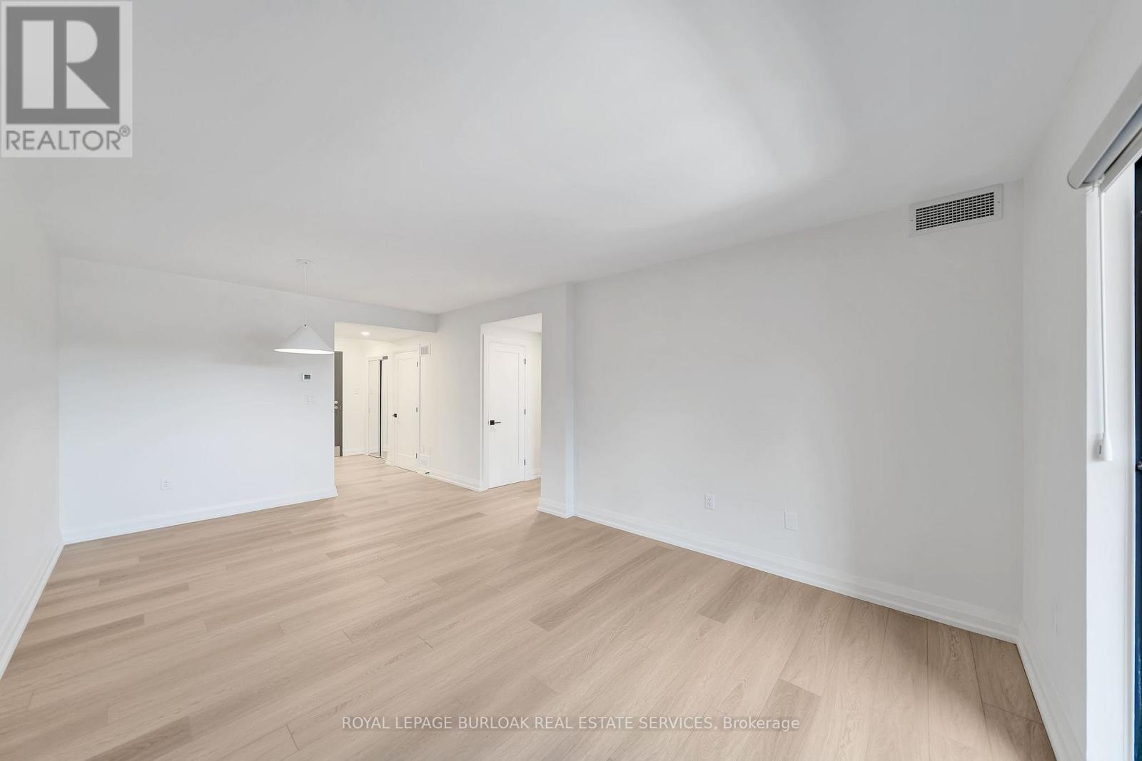 303 - 102 Bronte Road Property Photo 7