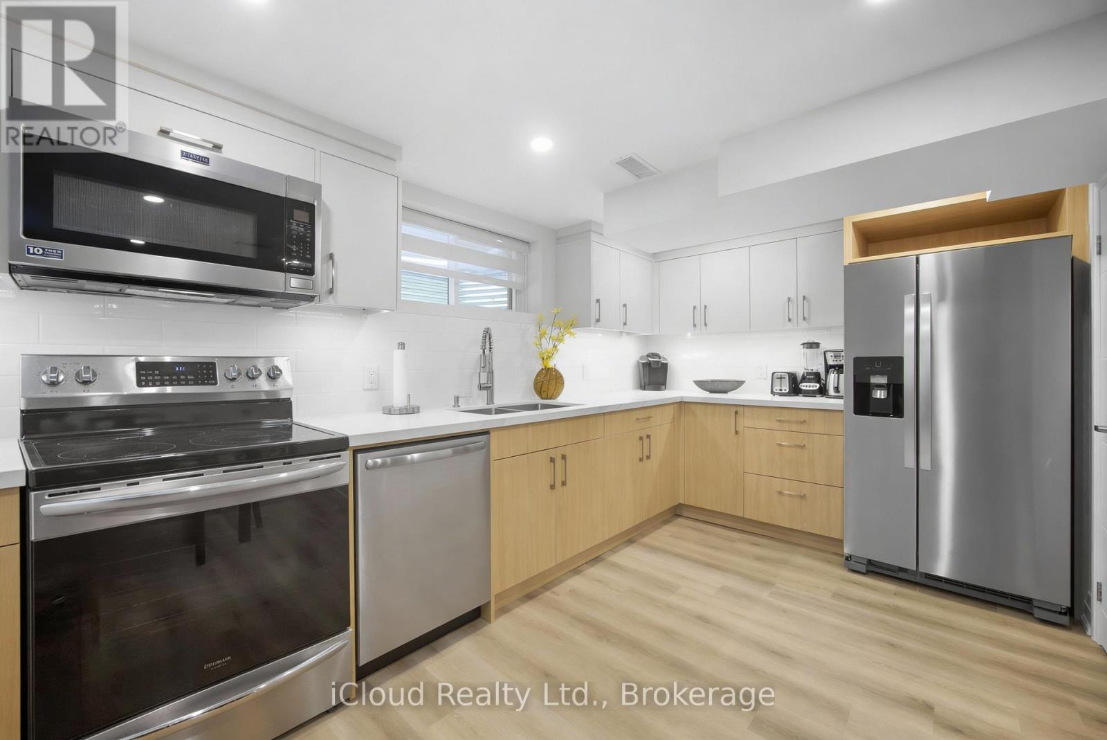 B - 23 Swanhurst Boulevard Property Photo 1