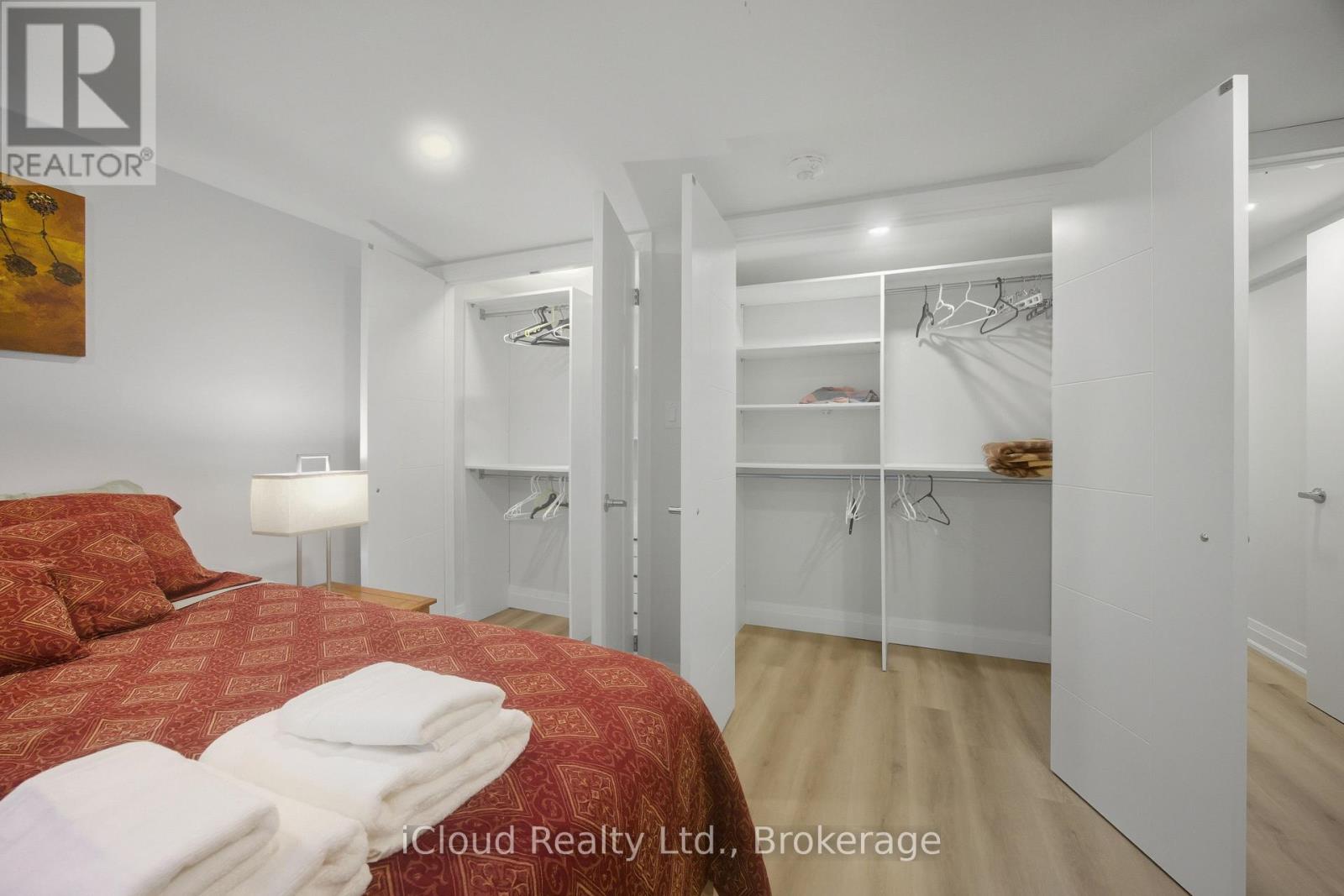 B - 23 Swanhurst Boulevard Property Photo 12