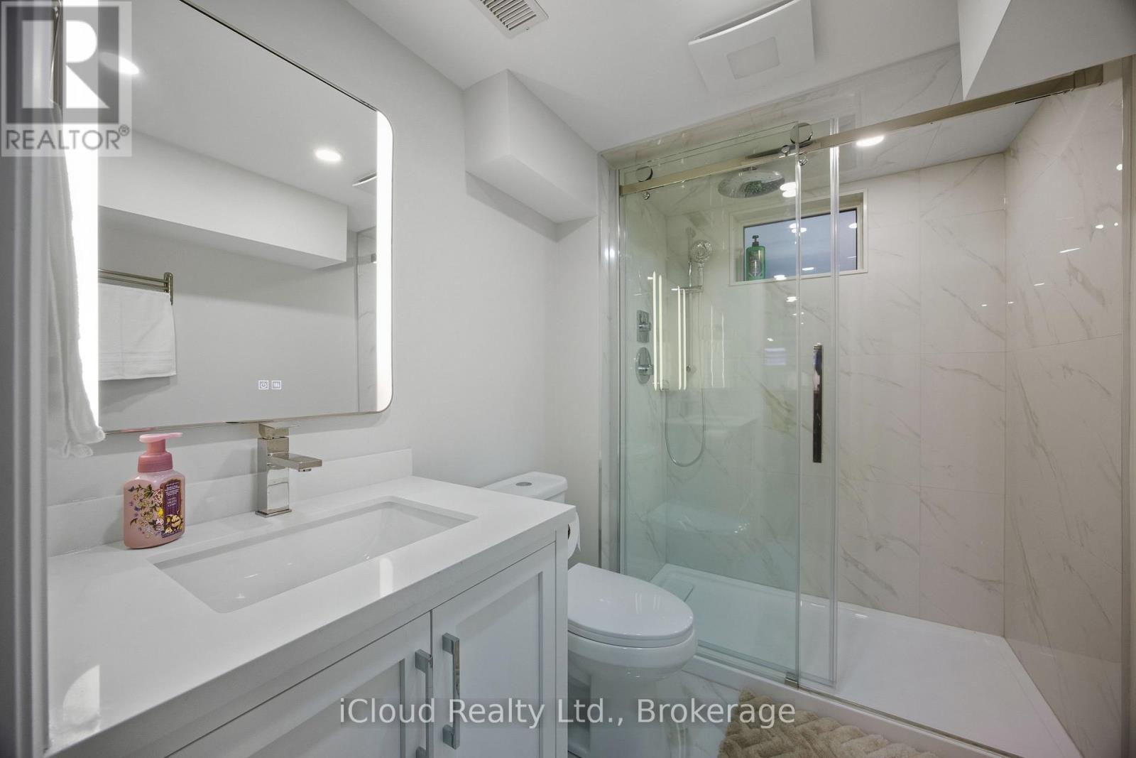 B - 23 Swanhurst Boulevard Property Photo 13