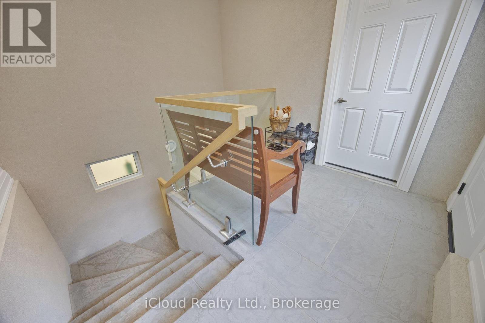 B - 23 Swanhurst Boulevard Property Photo 18