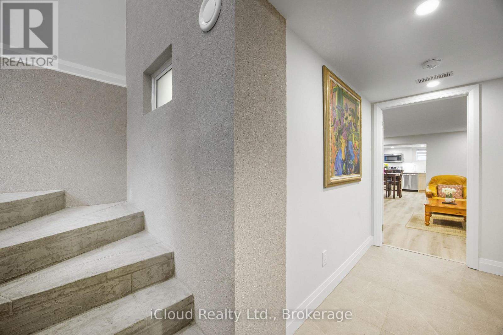 B - 23 Swanhurst Boulevard Property Photo 21
