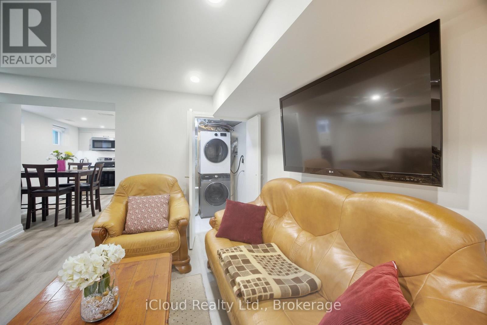 B - 23 Swanhurst Boulevard Property Photo 24