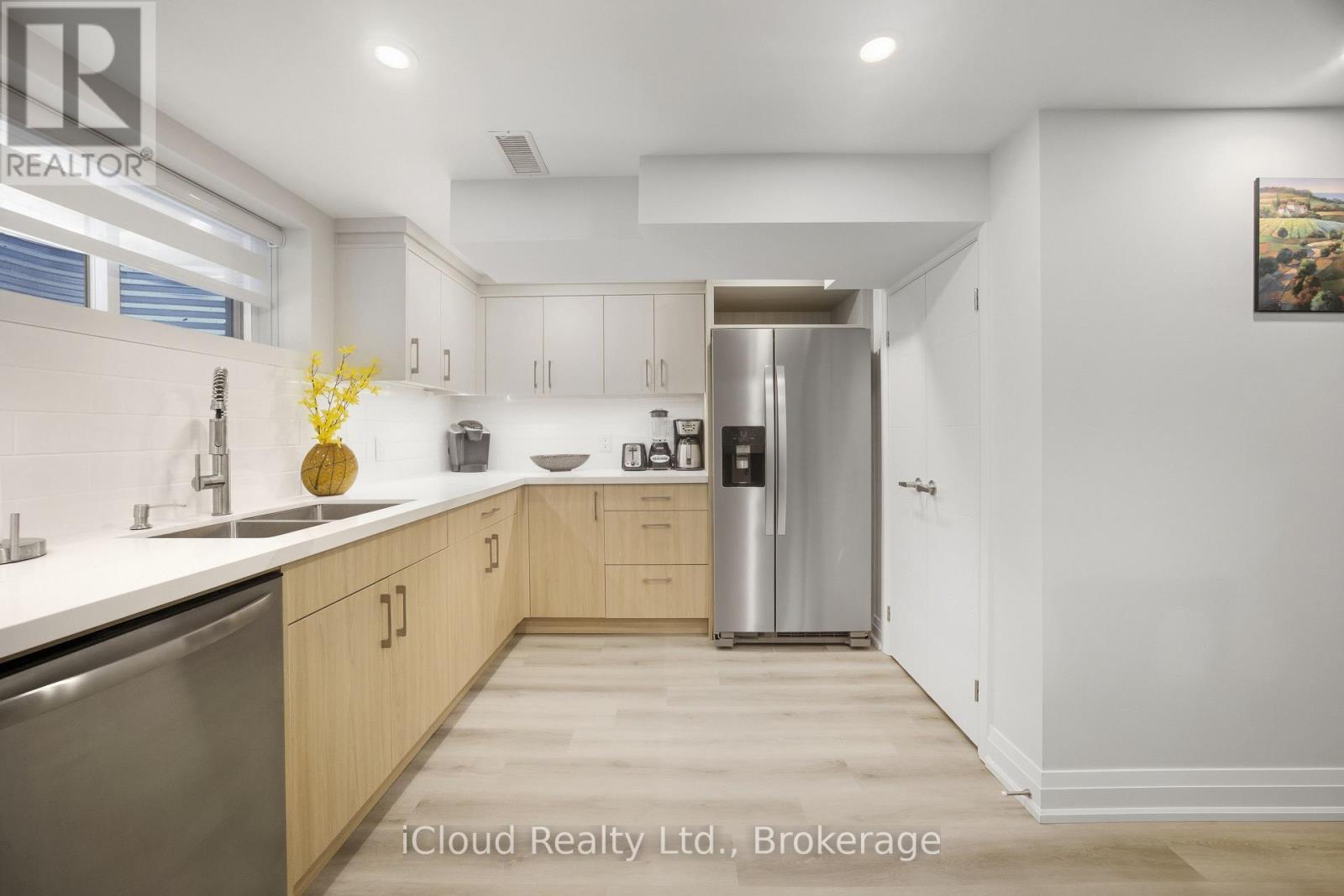 B - 23 Swanhurst Boulevard Property Photo 26