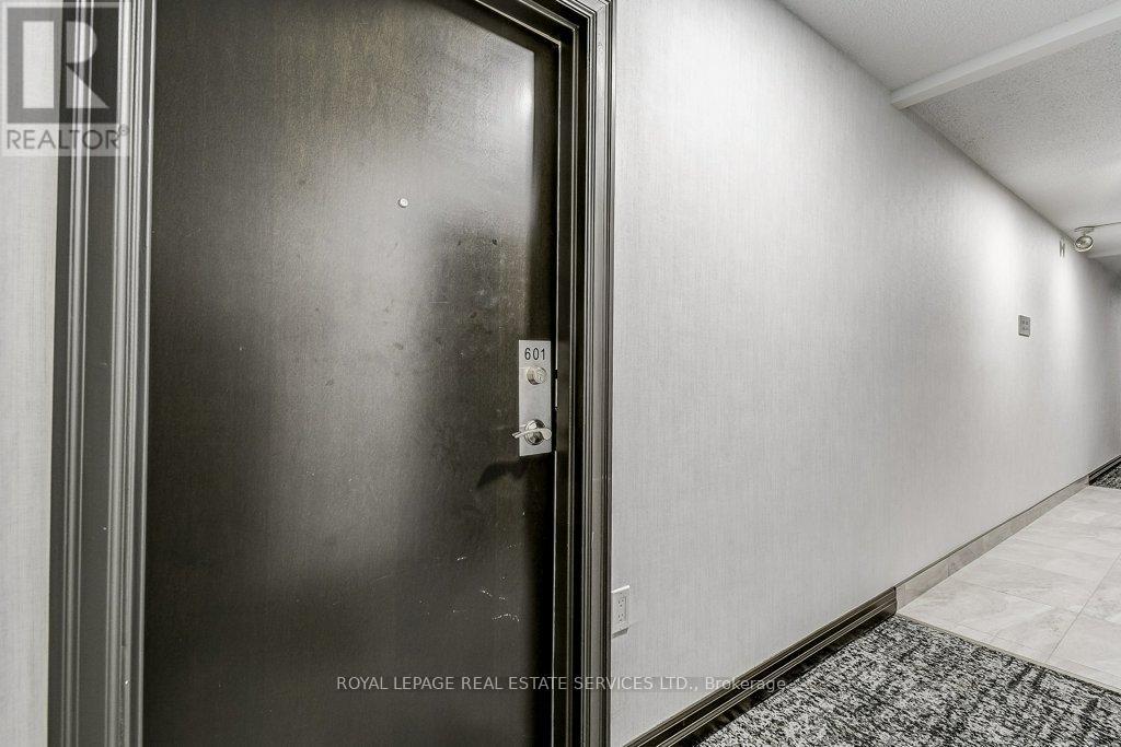 601 - 212 Kerr Street Property Photo 10